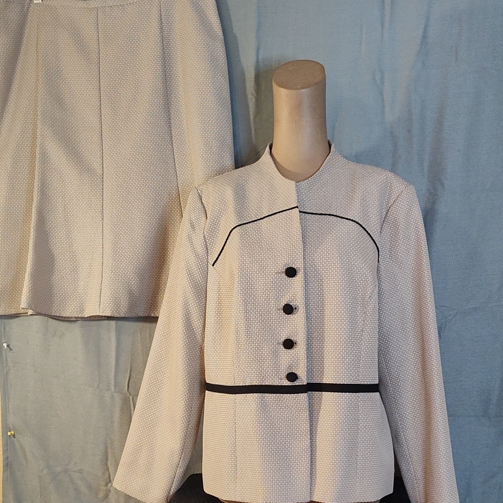 Danillo Jacket and Skirt Set